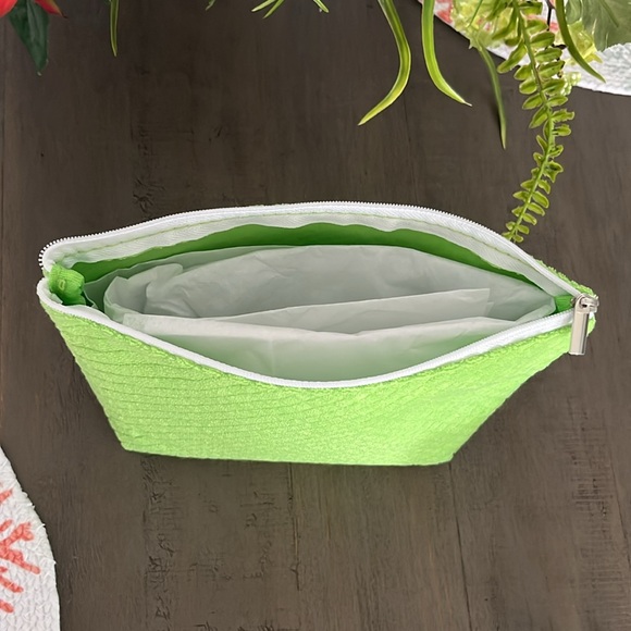 SKINCARE BUNDLE OF TRAVEL SIZE WITH BAG, NEW - Picture 5 of 6